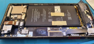 Google Pixel 6: foto 4 dell'intervento in laboratorio