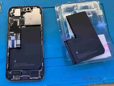 Sostituzione batteria iPhone 14 Pro Max con batteria originale Apple