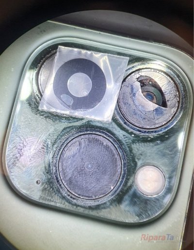 Apple iPhone 13 Pro: foto 3 dell'intervento in laboratorio