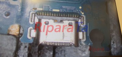 Samsung Galaxy A12: foto 2 dell'intervento in laboratorio