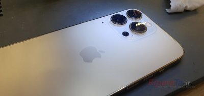 Apple iPhone 13 Pro: foto 2 dell'intervento in laboratorio